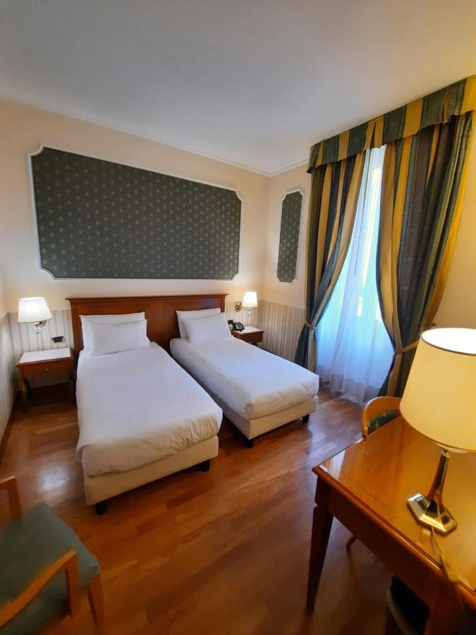 Andreola Central Hotel Milan Luaran gambar