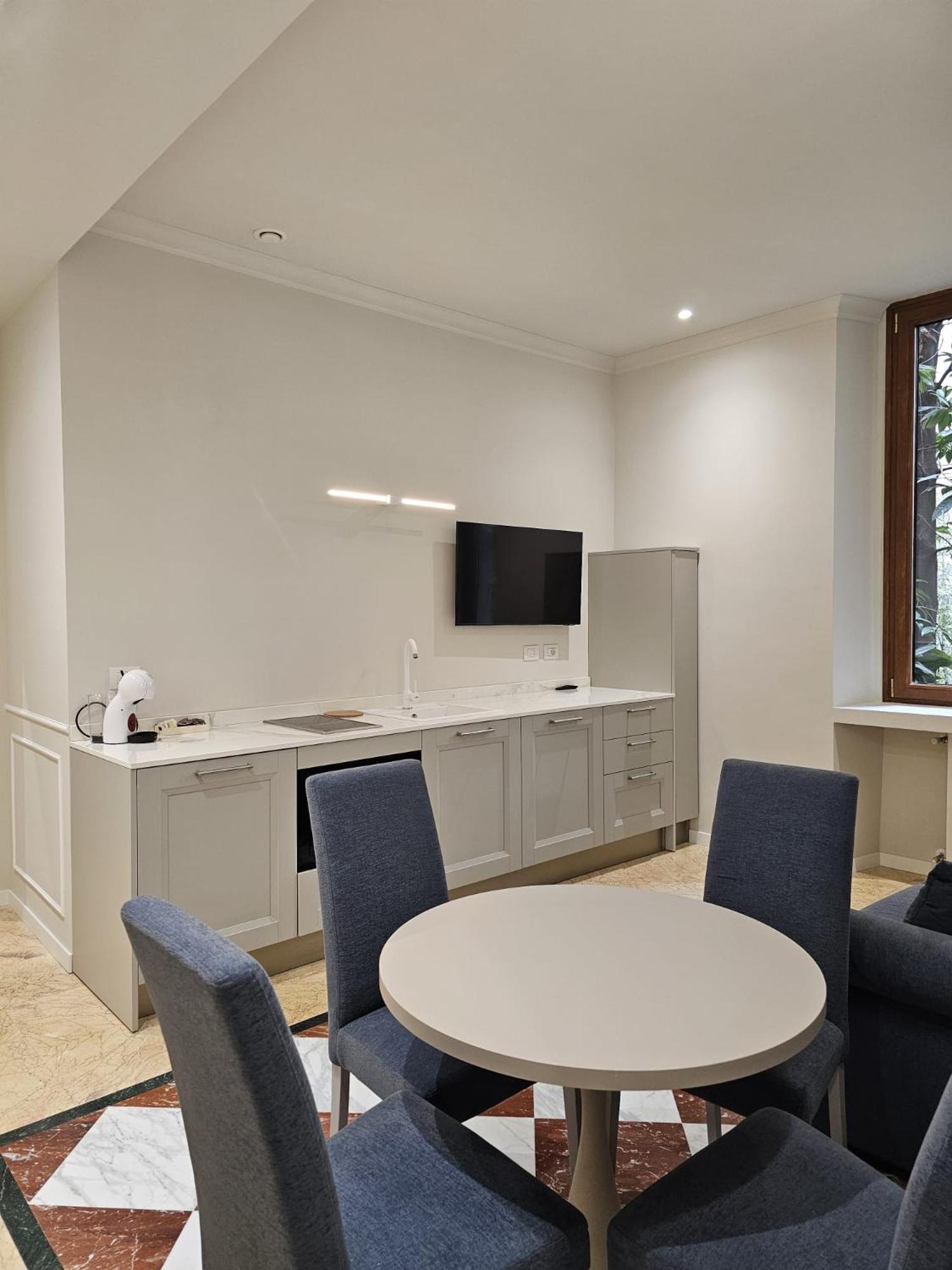 Andreola Central Hotel Milan Luaran gambar
